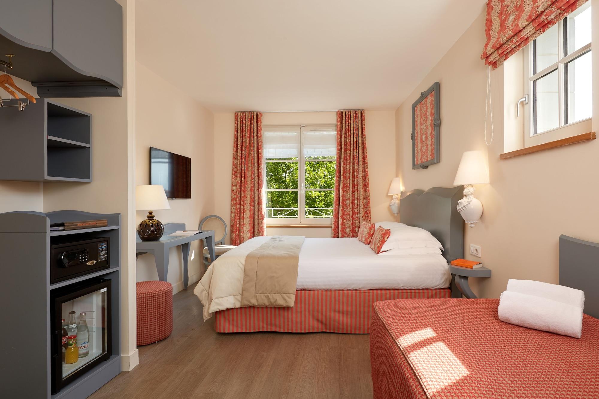 Relais Des Trois Chateaux Hotel-Restaurant - Teritoria Cour-Cheverny Exteriör bild