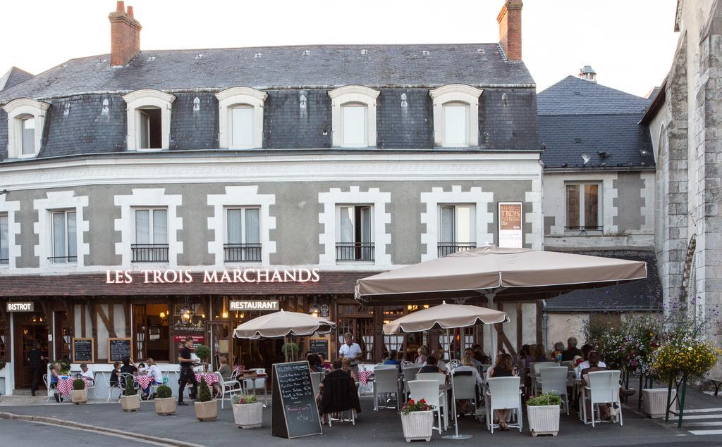 Relais Des Trois Chateaux Hotel-Restaurant - Teritoria Cour-Cheverny Exteriör bild