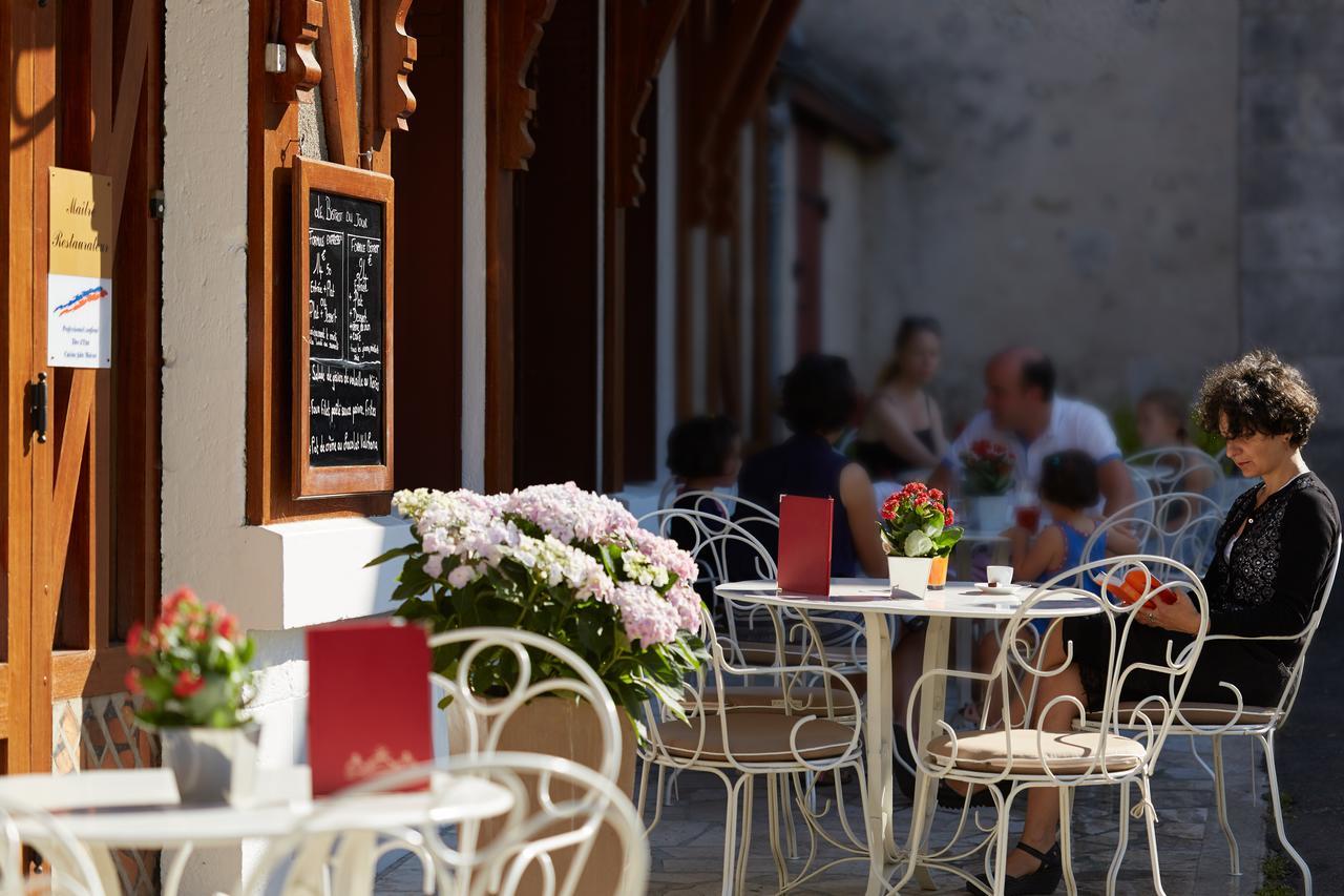 Relais Des Trois Chateaux Hotel-Restaurant - Teritoria Cour-Cheverny Exteriör bild