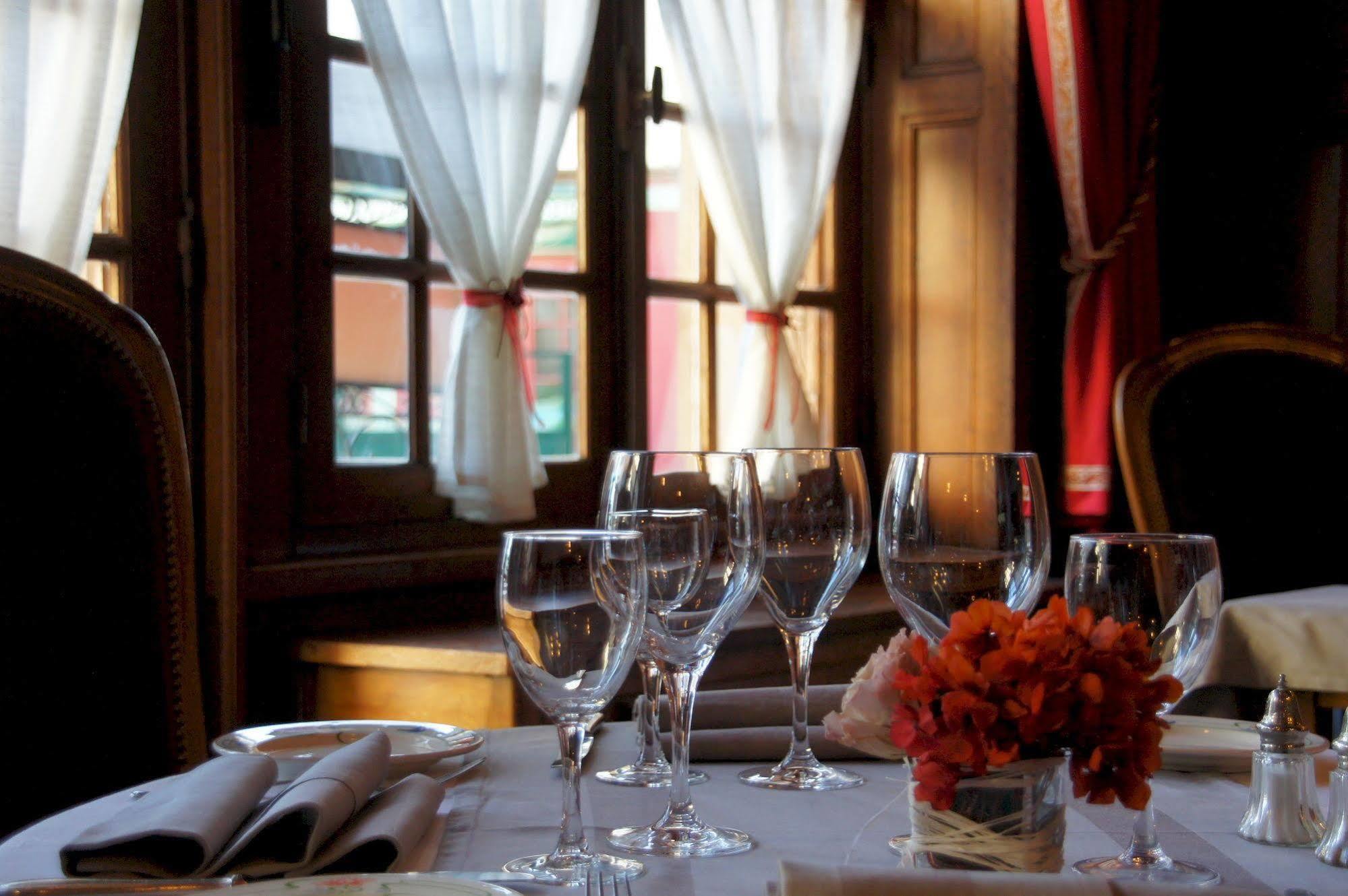 Relais Des Trois Chateaux Hotel-Restaurant - Teritoria Cour-Cheverny Exteriör bild