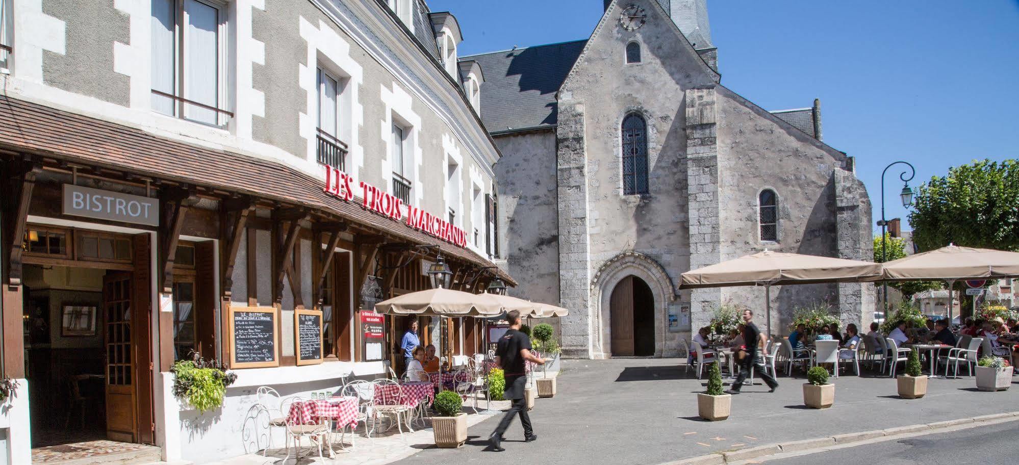 Relais Des Trois Chateaux Hotel-Restaurant - Teritoria Cour-Cheverny Exteriör bild